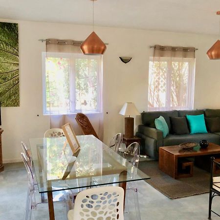 Beachfront Villa In A Beautiful And Secured Complex Flic-en-Flacq Eksteriør bilde