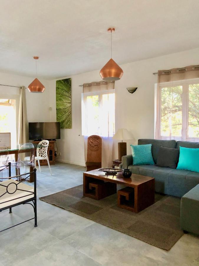 Beachfront Villa In A Beautiful And Secured Complex Flic-en-Flacq Eksteriør bilde